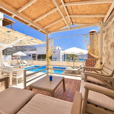 Kalkan'da Deniz Manzarali 6 Kisilik Villa Kaş