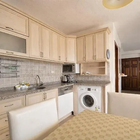 Kalkan'da Deniz Manzarali 6 Kisilik Villa