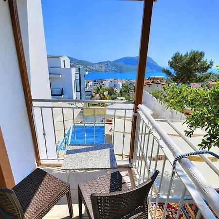 Villa Kalkan'da Deniz Manzarali 6 Kisilik