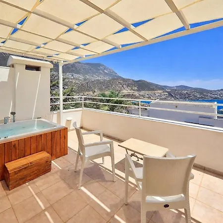 Villa Kalkan'da Deniz Manzarali 6 Kisilik Kaş