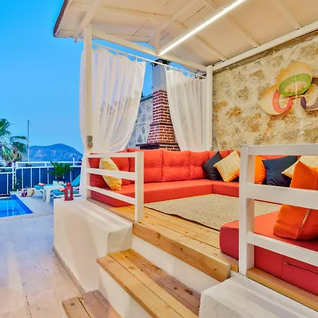 Kalkan'da Deniz Manzarali 6 Kisilik Villa Kaş