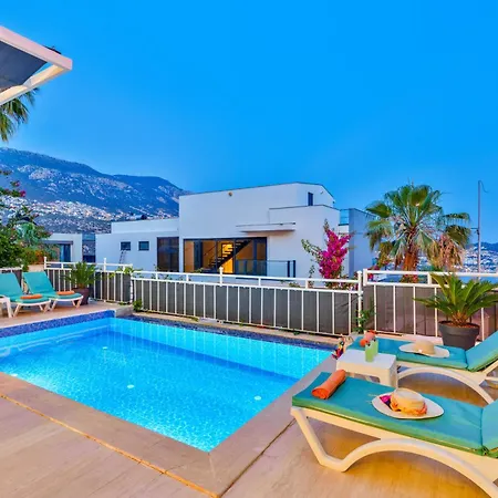 Kalkan'da Deniz Manzarali 6 Kisilik Villa Kaş