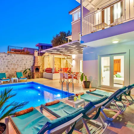 Kalkan'da Deniz Manzarali 6 Kisilik Villa Kaş