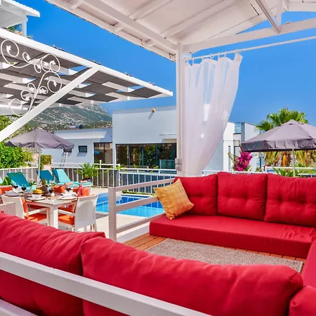 Kalkan'da Deniz Manzarali 6 Kisilik Villa Kaş