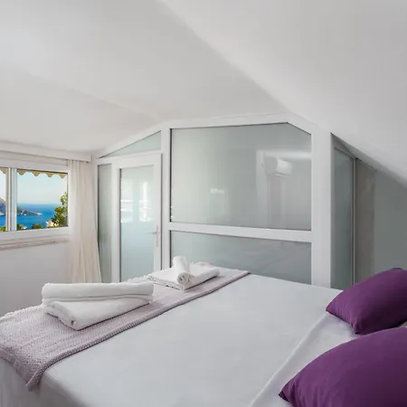 Villa Kalkan'da Deniz Manzarali 6 Kisilik