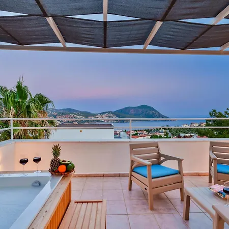 Villa Kalkan'da Deniz Manzarali 6 Kisilik *