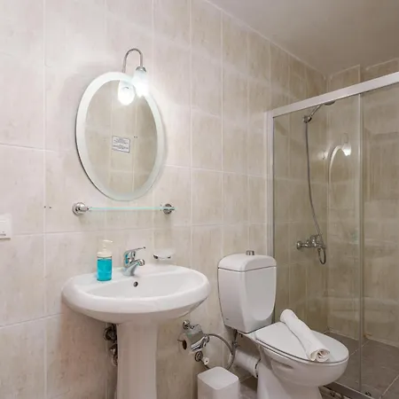 Kalkan'da Deniz Manzarali 6 Kisilik Villa *
