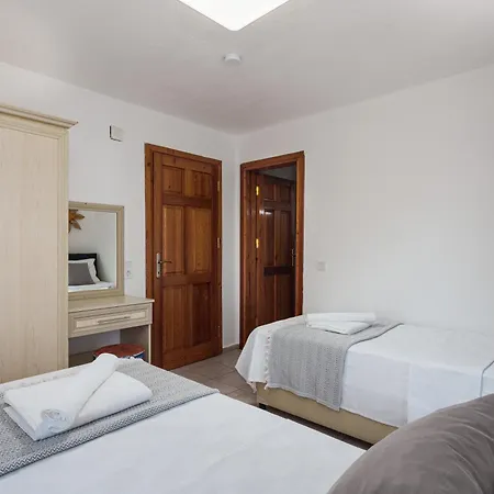 Villa Kalkan'da Deniz Manzarali 6 Kisilik *