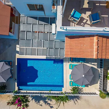 Villa Kalkan'da Deniz Manzarali 6 Kisilik *