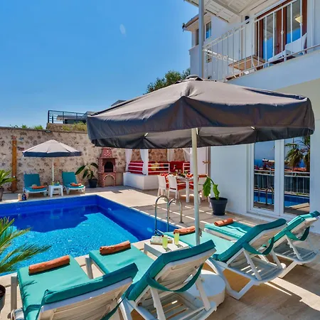 Villa Kalkan'da Deniz Manzarali 6 Kisilik Kas
