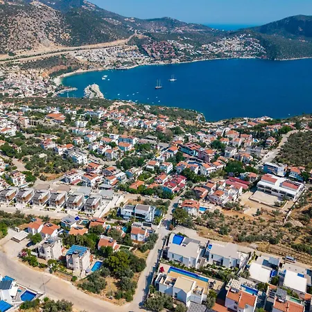 Villa Kalkan'da Deniz Manzarali 6 Kisilik *