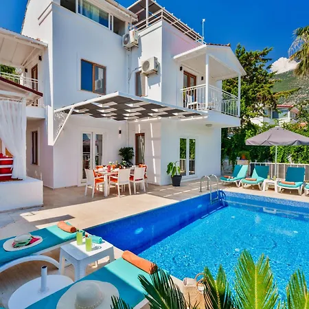 Villa Kalkan'da Deniz Manzarali 6 Kisilik