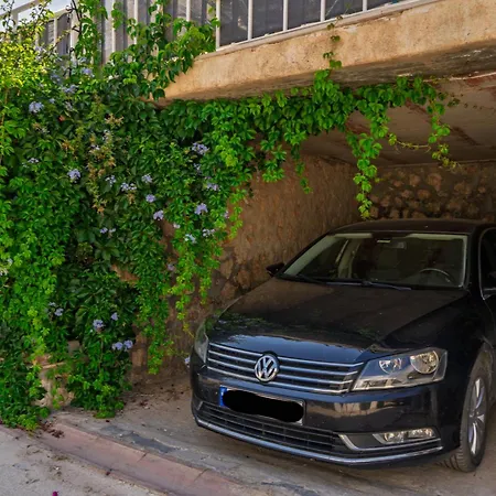 Kalkan'da Deniz Manzarali 6 Kisilik Villa *