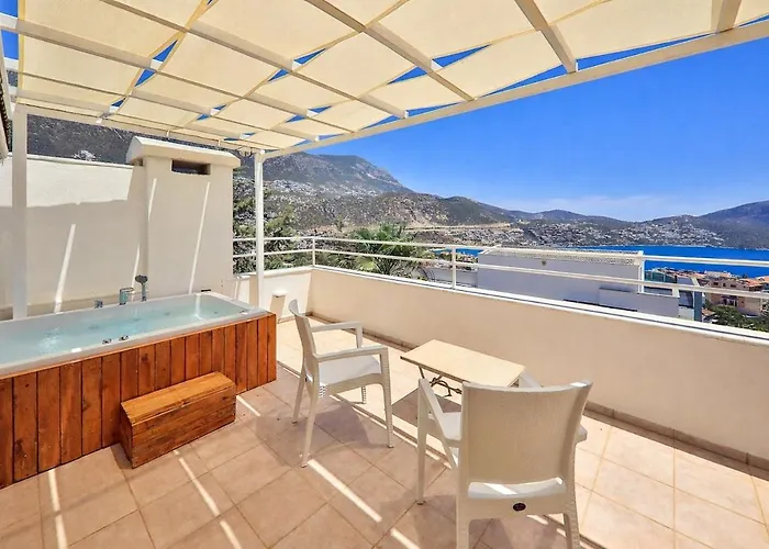 Villa Kalkan'da Deniz Manzarali 6 Kisilik Kas